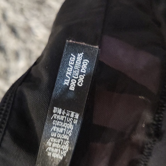 Victoria's Secret Sport Bra - Picture 9 of 10